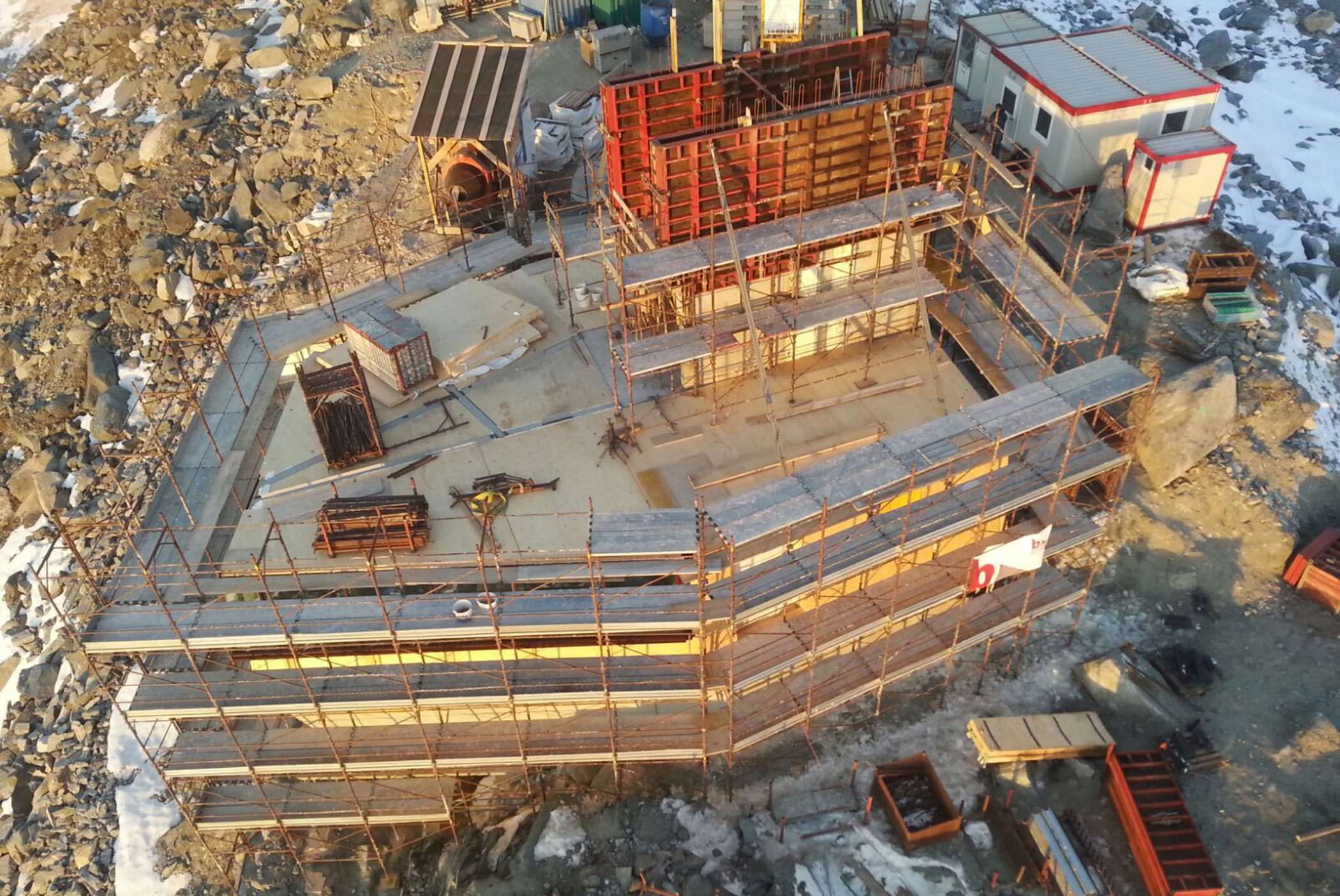 Schwarzensteinhütte von oben