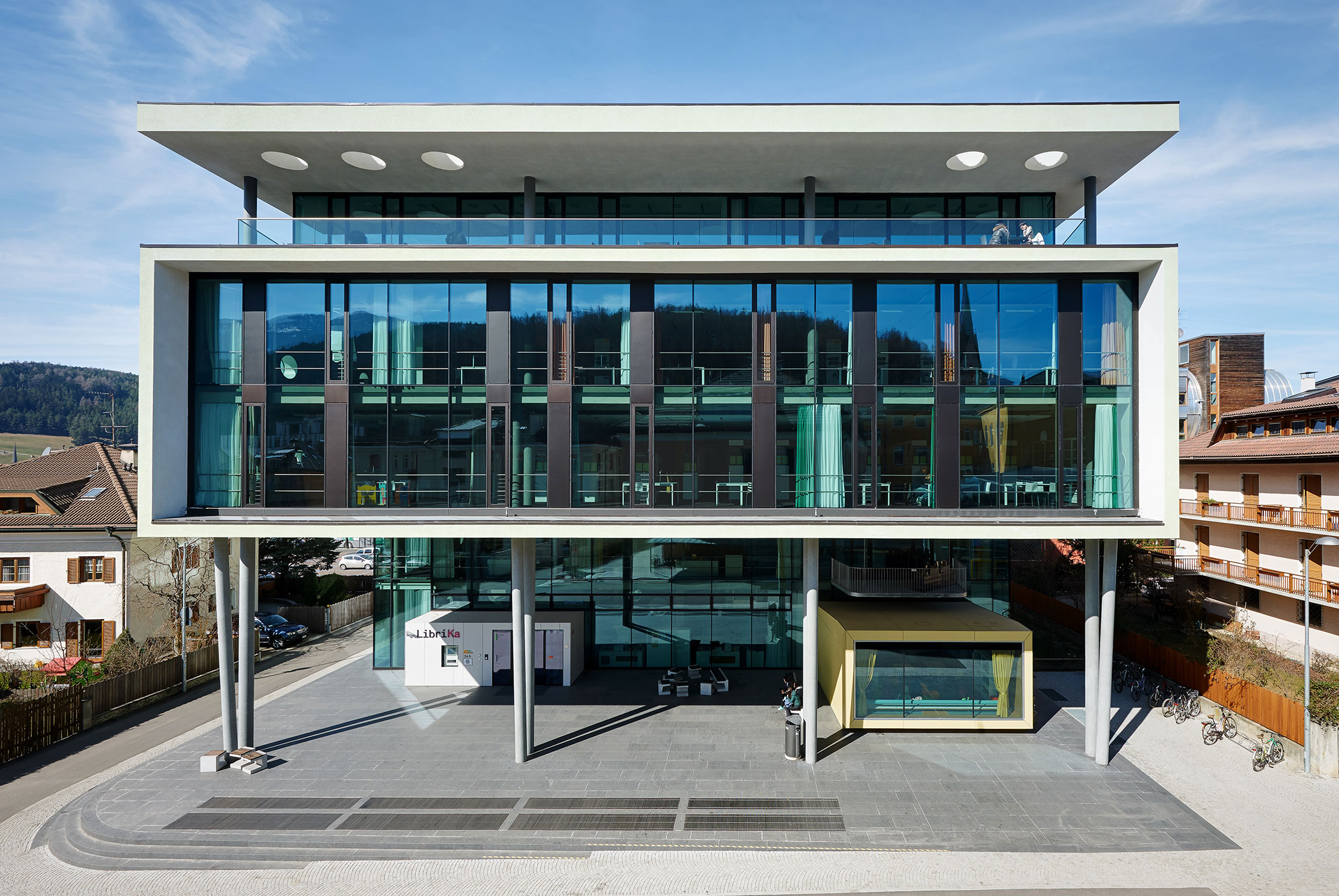 Biblioteca civica Brunico